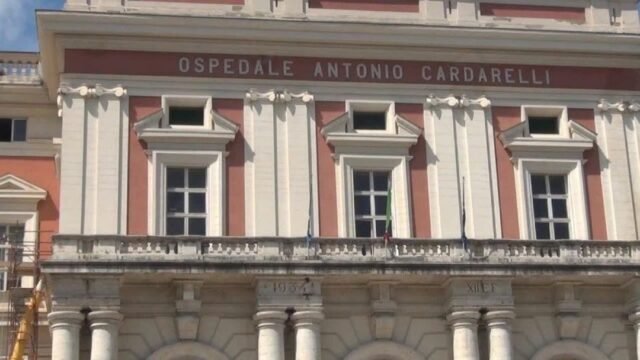Si lancia dal terzo piano dell’ospedale: morta una paziente ricoverata nel reparto ustionati