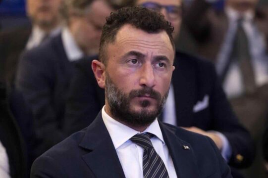 Il deputato Emanuele Pozzolo finito fuori strada con il suo suv: tasso alcolemico molto superiore al limite