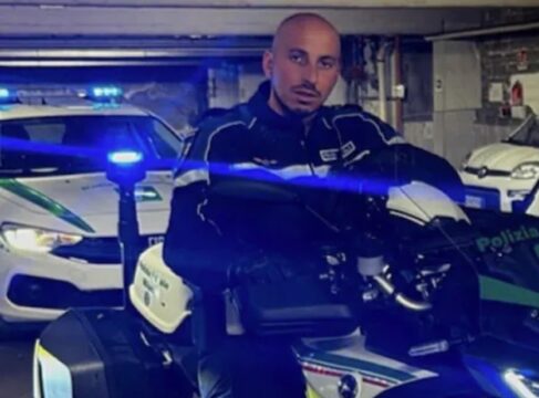 L’inseguimento a 180 km/h per fermare il Suv, poi la caduta: così è morto l’agente Francesco Imprezzabile