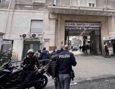 Infermiere aggredito per una ripresa col cellulare: preso a schiaffi da un paziente, 21 giorni di prognosi