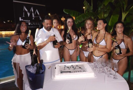 MA Hotels e Mimmo Maresca accendono l’estate: al Frontemare Experience il Pool Party sotto le stelle con Costantino Vitagliano