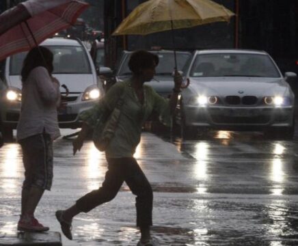 Meteo, Italia divisa in due: nubifragi al Nord, caldo record al Centro-Sud. Una vittima nel Modenese
