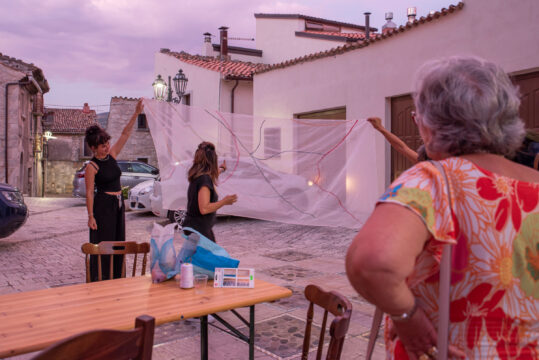 Fondazione Menna e PrintLitoArt lanciano “Singolare/Plurale”: l’arte contemporanea incontra l’eccellenza grafica