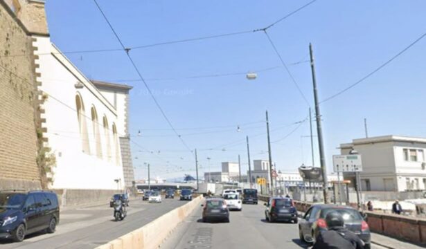 Rapina finisce nel sangue: senzatetto derubato e ferito gravemente