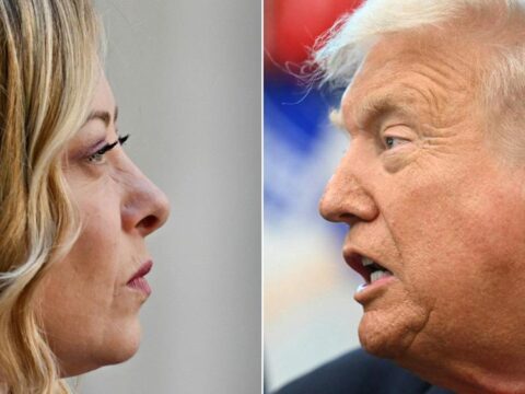 Trump deride ancora la premier Meloni: “Serve un ordine restrittivo”