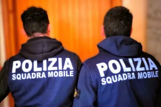 La denuncia della figlia fa emergere una lunga scia di violenze: scattano le manette