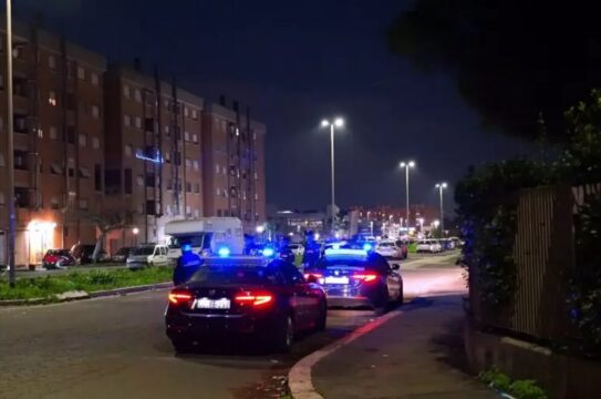 Smantellata la banda dei kalashnikov: 22 fermi dopo mesi di attentati e intimidazioni