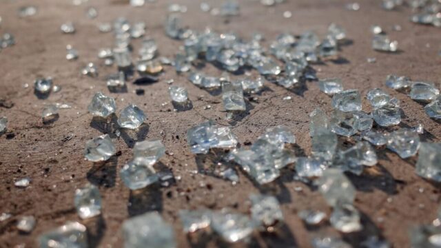 Due bambine assistono alla violenza: 34enne arrestato dopo aver accoltellato la compagna