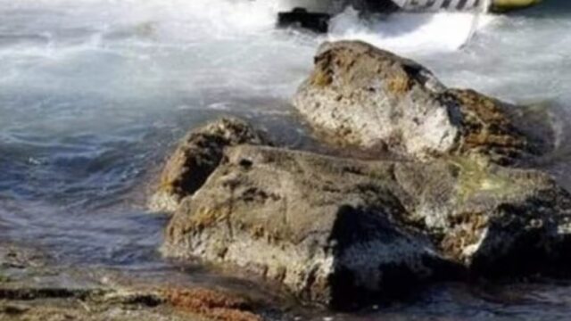 Si tuffa dagli scogli e batte la testa: a Sorrento turista francese ricoverato con trauma cranico