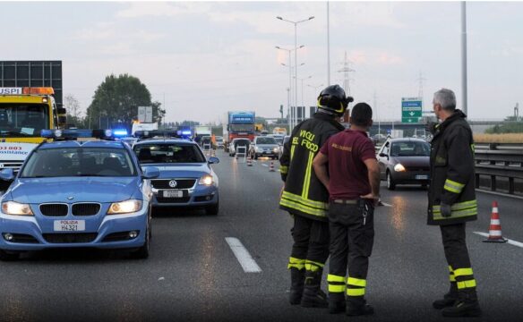 Maxi-incidente in autostrada durante l’esodo estivo: sei feriti, anche due bambini