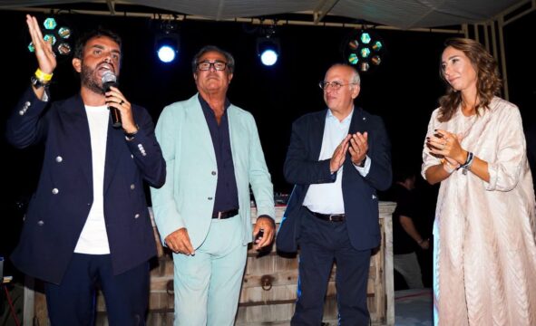 NON COMPLEANNO, BOOM DI FONDI RACCOLTI  E RECORD DI PRESENZE: 60 MILA EURO ALLA FONDAZIONE MELANOMA  DEL PROFESSOR ASCIERTO