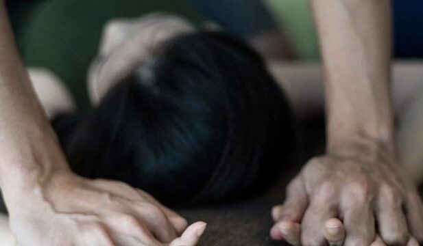 Donna costretta in auto dal compagno che voleva ucciderla: salvata dai carabinieri fuori servizio