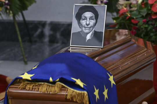 Addio a Emma Bonino, aperta la camera ardente in Campidoglio: martedì le esequie
