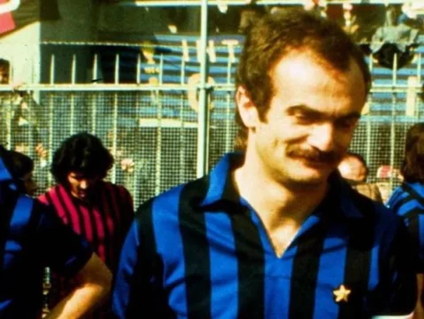 Addio a Sandro Mazzola, leggenda dell’Inter e del calcio italiano: aveva 83 anni
