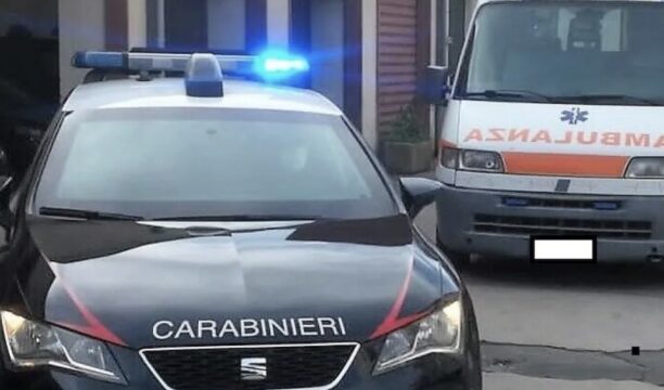 Sorprende i ladri nel cortile di casa e spara: morto uno degli intrusi