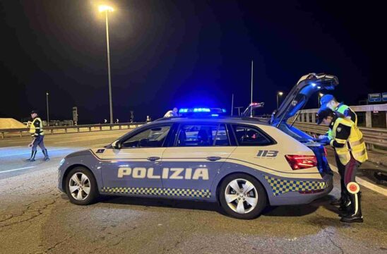 Aggressione a colpi di cacciavite e investimento: tre feriti gravi, arrestato un 26enne