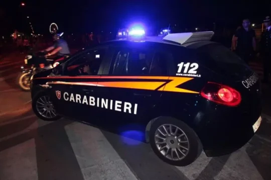 Picchiata dal marito, salvata dai carabinieri: 63enne arrestato per tentato femminicidio