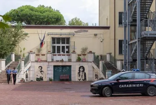 Professoressa accoltellata, si indaga sulla videochiamata del 13enne: quattro account nel mirino