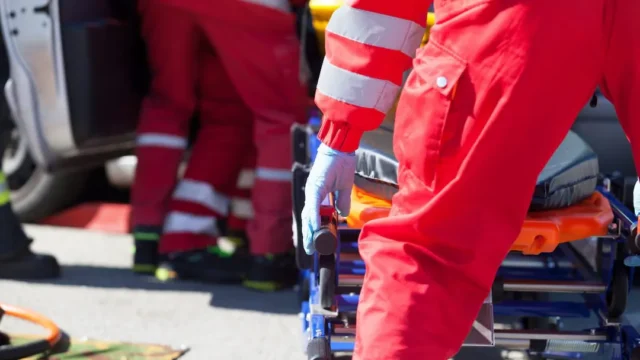 Tragedia dopo lo scontro in autostrada: un ragazzo di 24 anni muore sul colpo