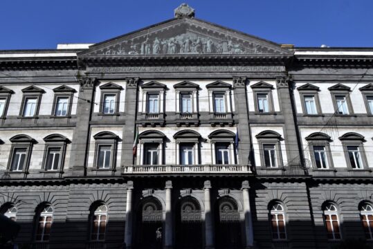 Crisi carburanti: da giovedì al via la didattica a distanza per l’università Federico II