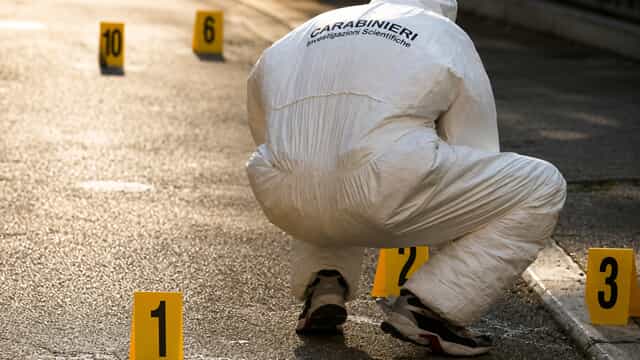 Colpito da un proiettile alla gamba, 22enne finisce in ospedale: operato d’urgenza