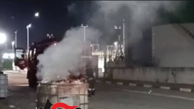 Fuoriuscita di solventi e nuovo incendio: scatta l’ordinanza del sindaco