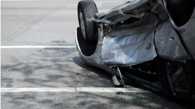 Incidente stradale, madre e figlio feriti: soccorsi e trasportati in ospedale per accertamenti