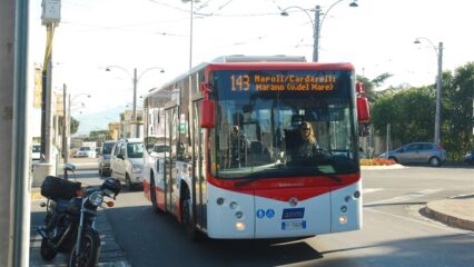 Autobus EAV in servizio a Napoli
