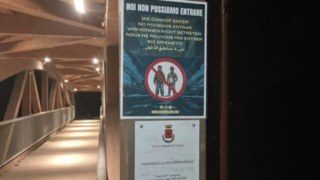 “Noi non possiamo entrare”: cartelli razzisti nei parchi pubblici