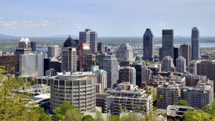 Lo skyline di Montréal, sede del vertice in cui Ue e Canada hanno firmato l’Alleanza per il futuro